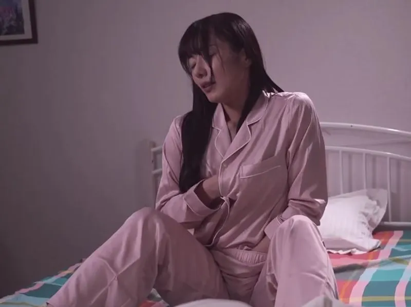 Thẩm du cậu bé đêm vì chồng bỏ bê, người vợ quyết định tìm đến ứng dụng hèn hò